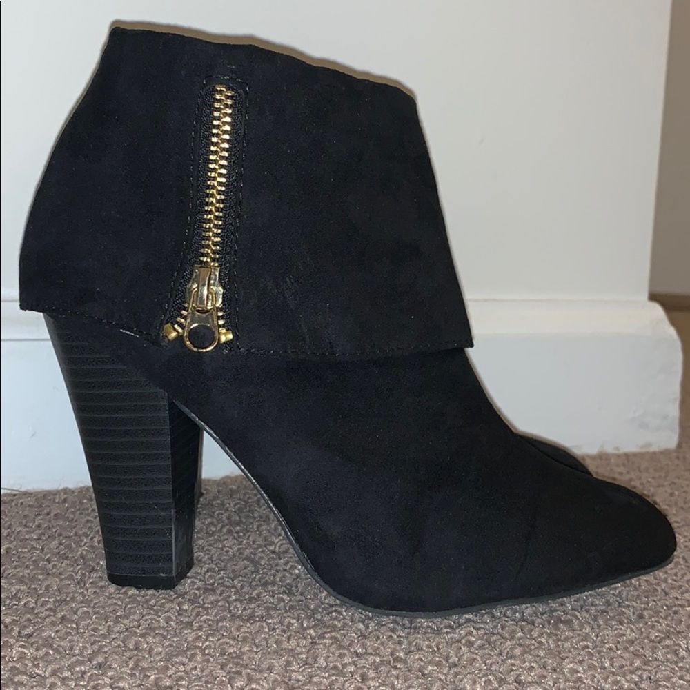 Qupid Black Suede Booties